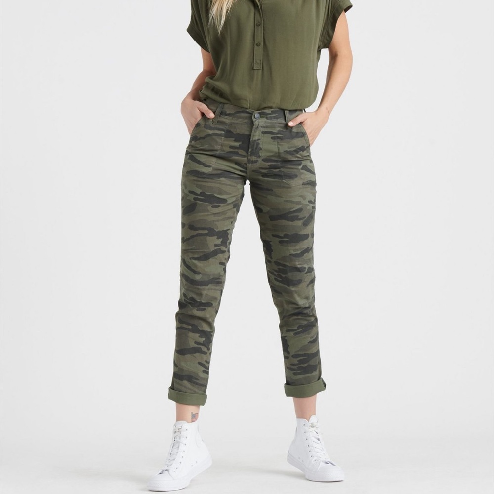 NWT Lucky  brand the cargo camo pants